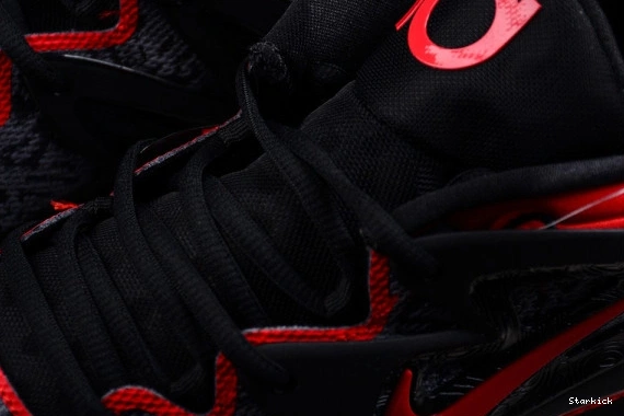 University 15 EP KD Red DM1054-003 Black Nike 1109